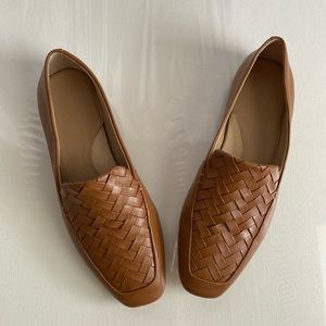 Elegant Brown Woven Loafers